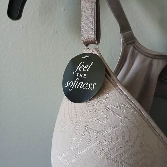 Women's Bali Comfort Revolution Bra Front Closure T-Shirt Underwire Size 42C - Picture 4 of 15
